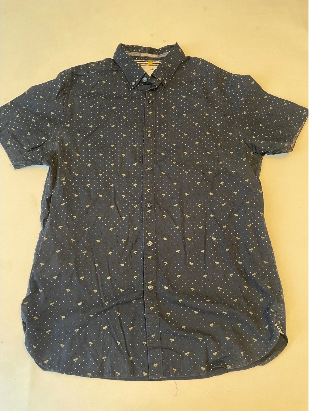 Denim & Flower Men's Short Sleeve Button-Up Shirt, Navy with Palm Tree Print, M